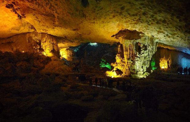 Sung Sot Cave's first compartment